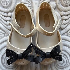 Mini Melissa Cream and Black Shoes with Bow